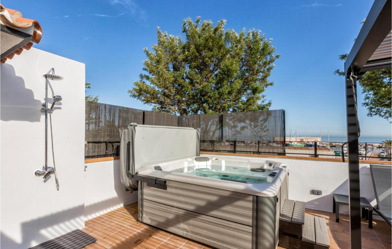 Gorgeous Home In Marbella With Kitchen Екстер'єр фото
